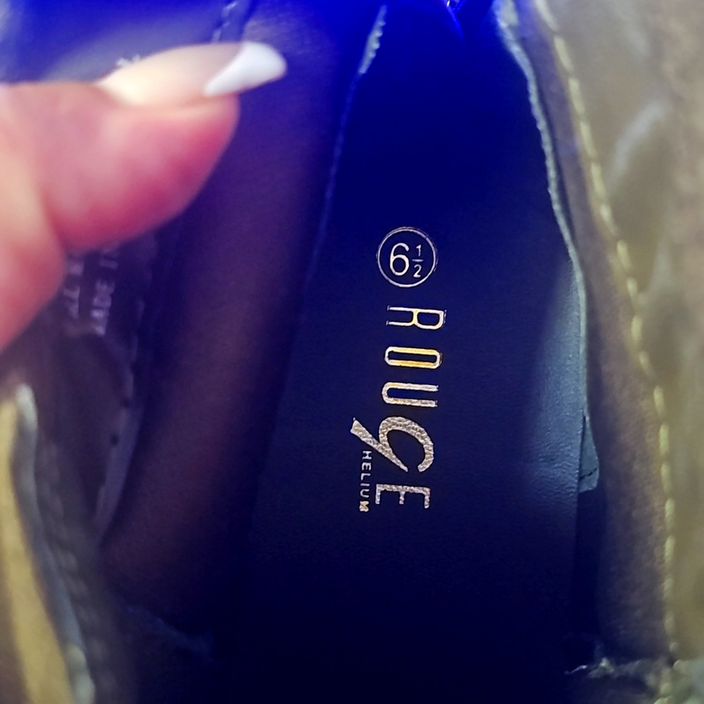 BOOTS 👢 - Picture 3 of 4